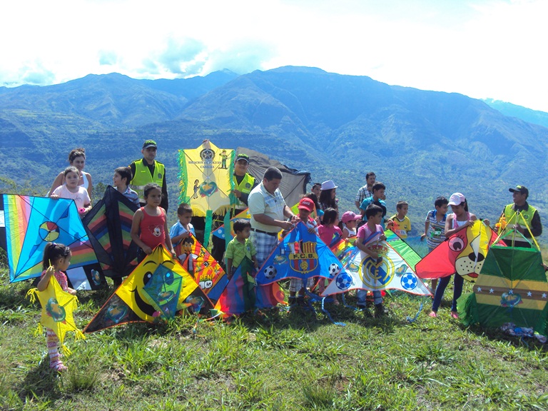 En el municipio de Cabrera se vivió el festival de cometas