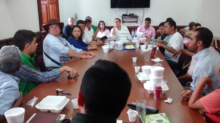 Gobernador de Santander hizo un llamado a la calma a campesinos que participan del paro agrario en Pinchote